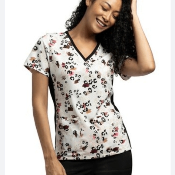 Olive & Co eco friendly scrub top - Picture 1 of 8